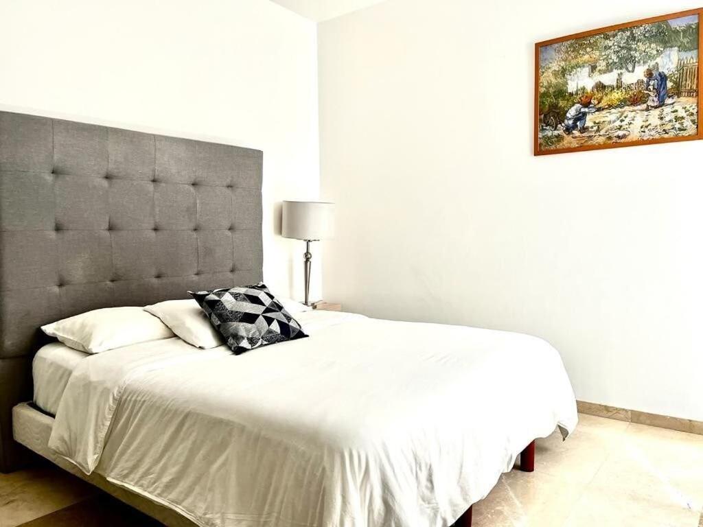 Condesa Amsterdam C Stylish 1 Bedroom, 1 Bathroom Gem On Amsterdam Avenue