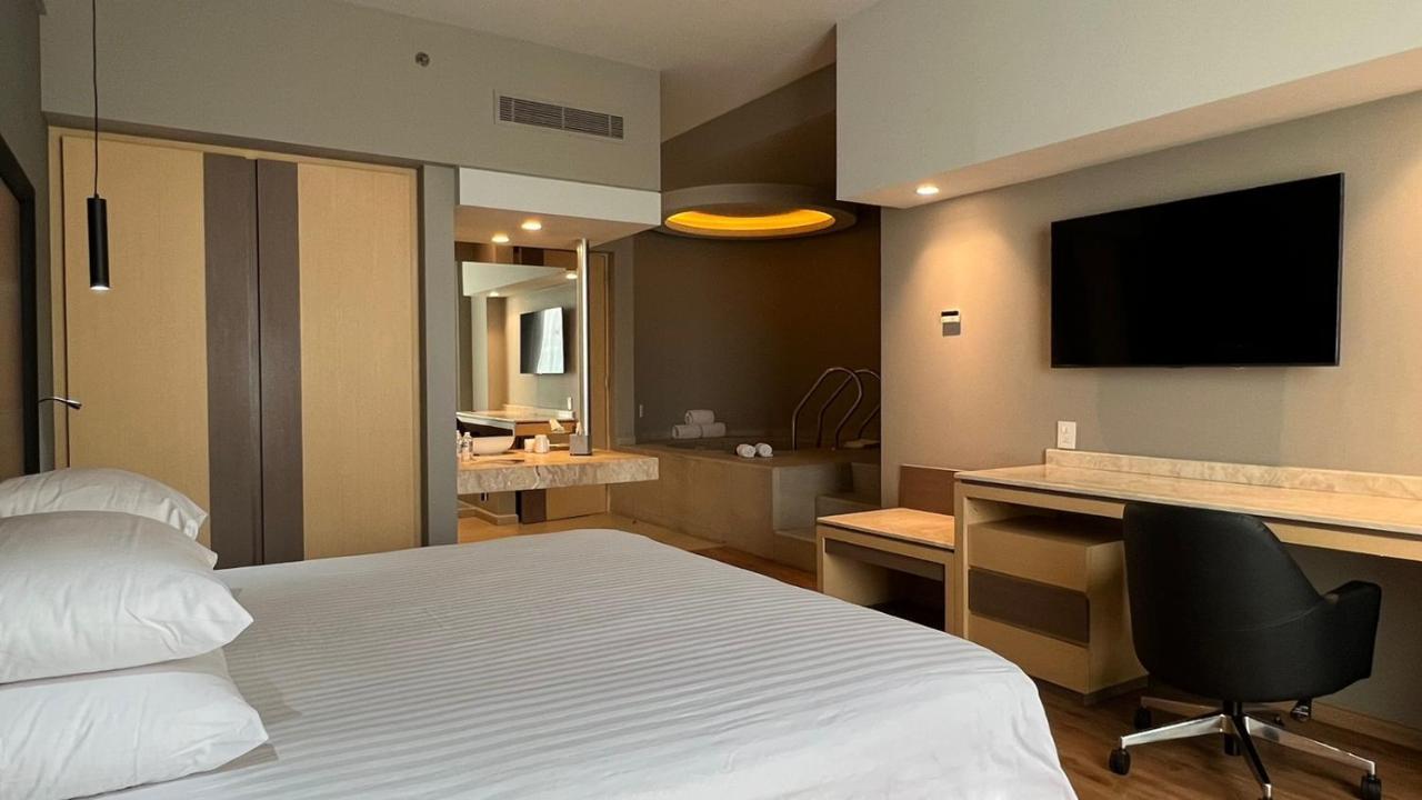 Hotel Ramada By Wyndham Santa Fe