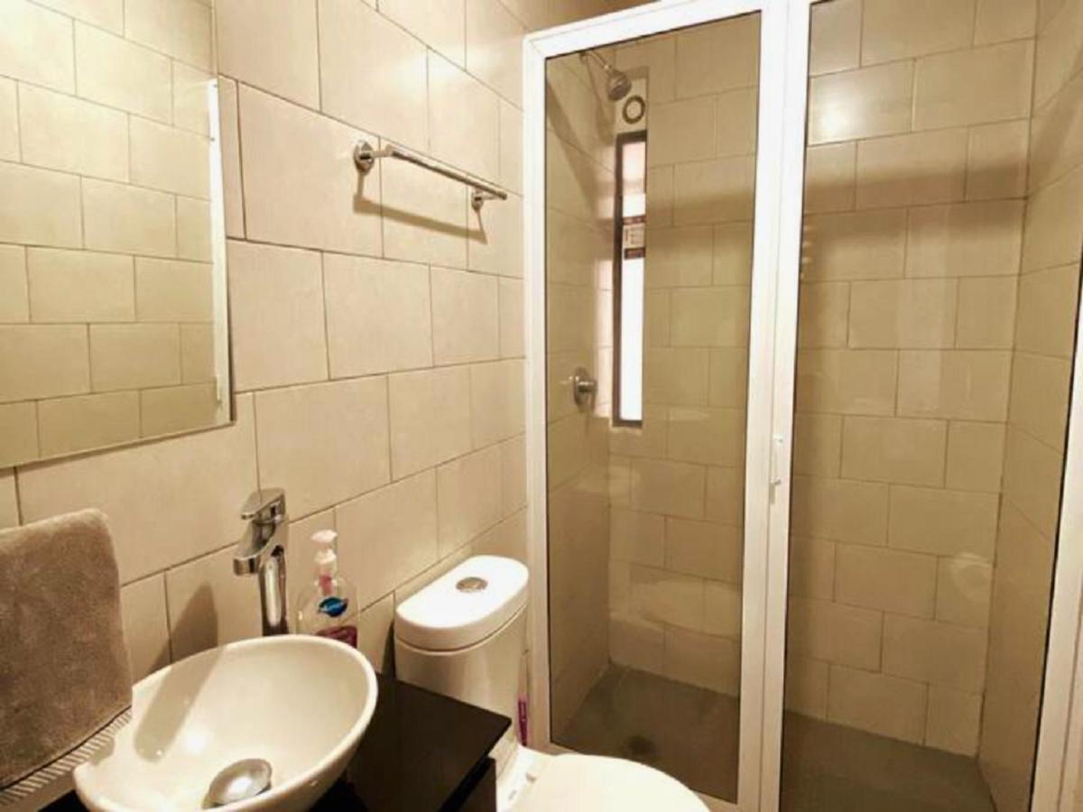 Private In City: 2b 2b Apartment
