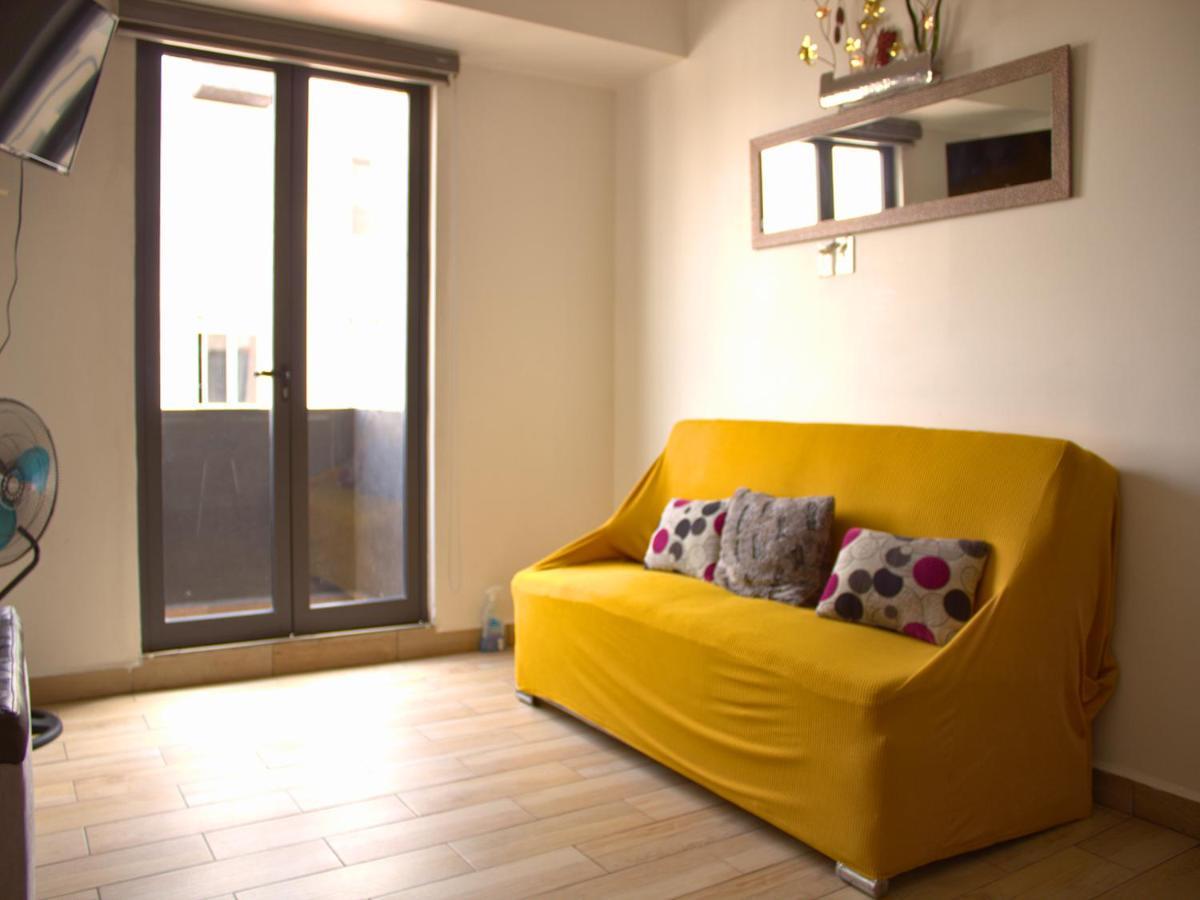Private In City: 2b 2b Apartment