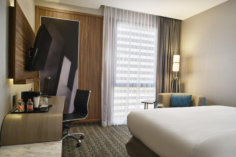 Courtyard By Marriott Toreo Mexico City