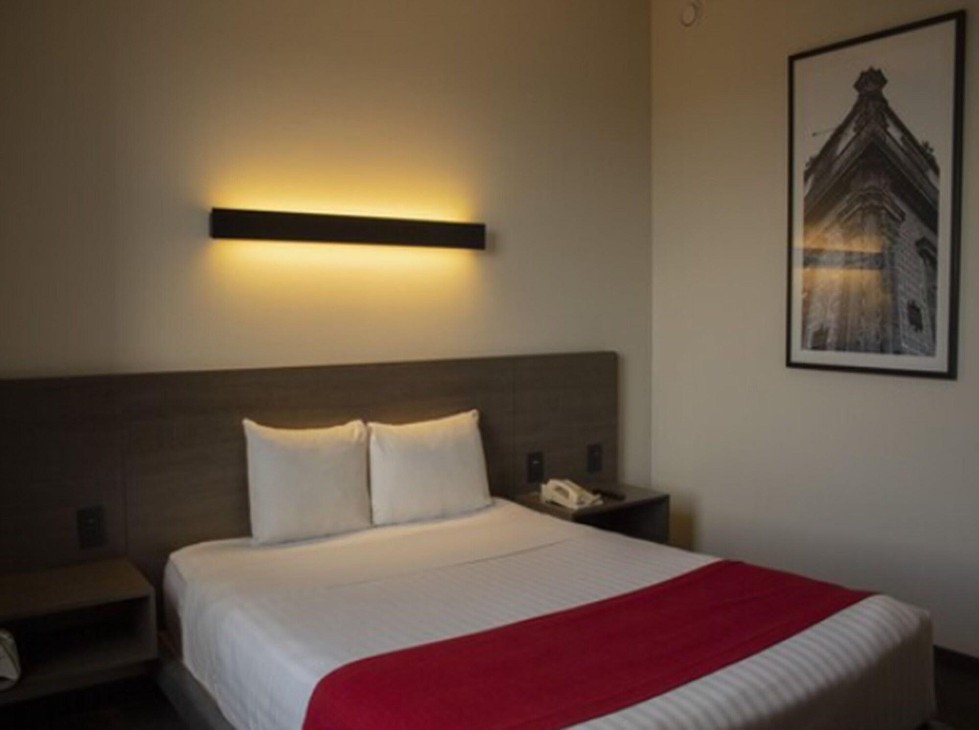 Hotel Express Satelite By Ihg Mexico City