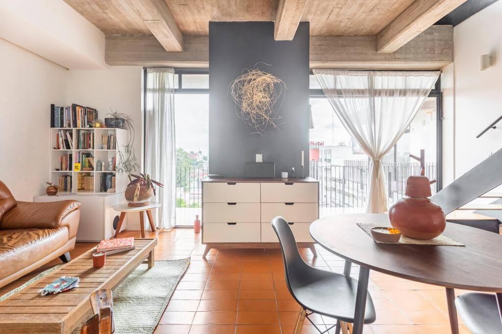 Penthouse With Private Rooftop In *