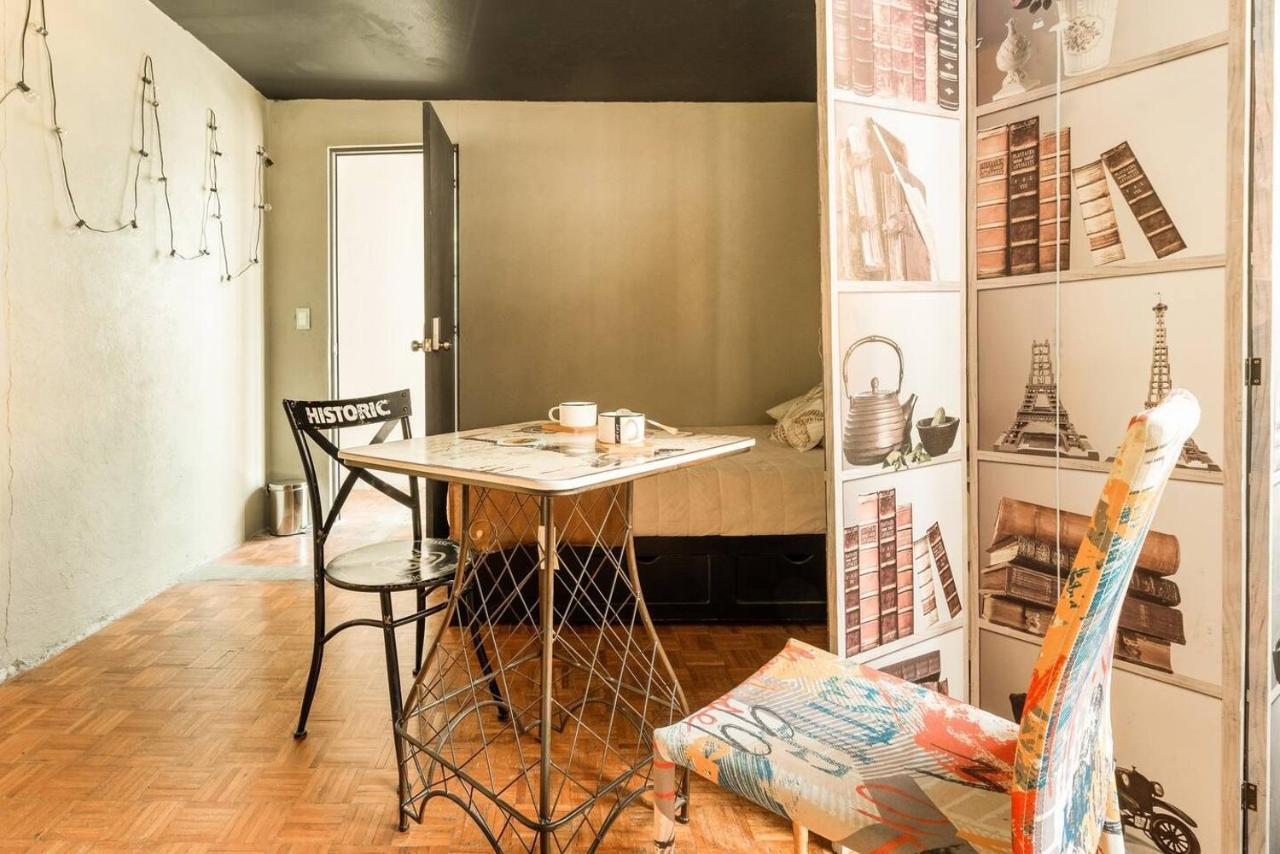 Del Lofts Capsule hotel