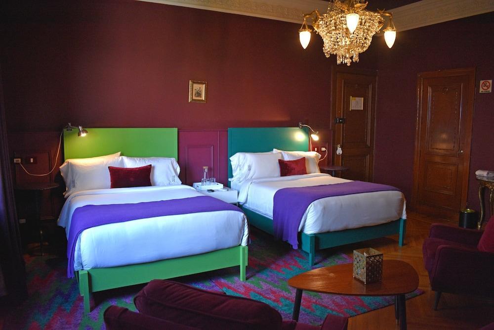 Hotel Pug Seal Polanco Anatole France Mexico City