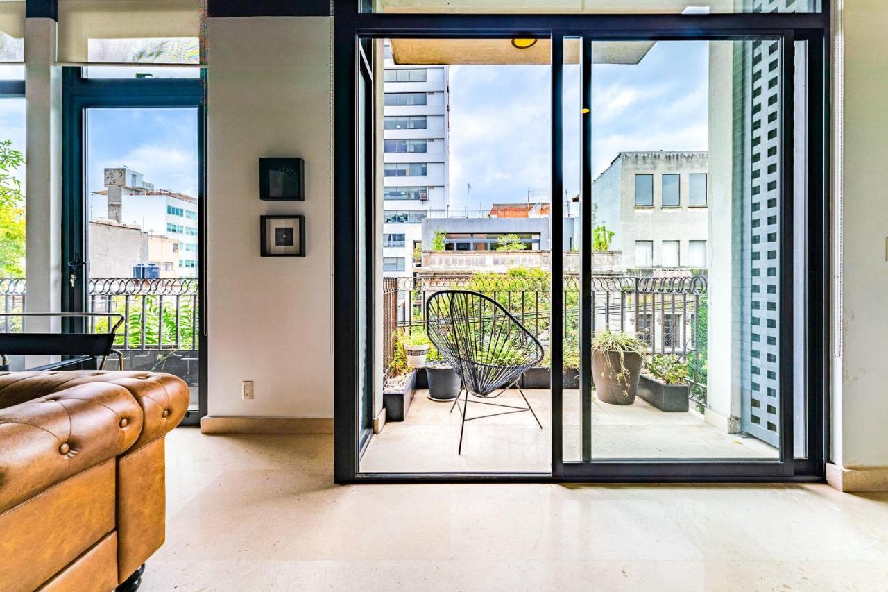 New Perfect Location 24 Security Free Parking *