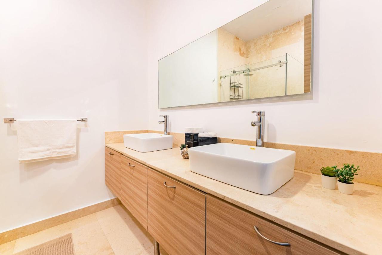 Holiday home New Perfect Location 24 Security Free Parking