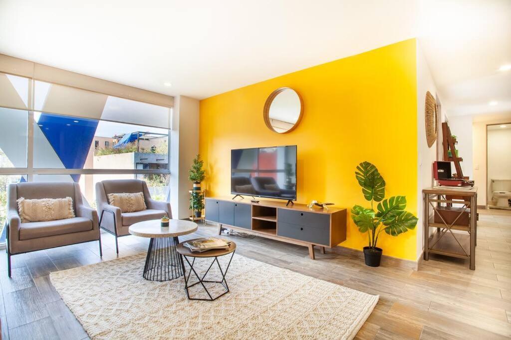 Moderno Mexicano 3br/2ba 200mbps Apartment *