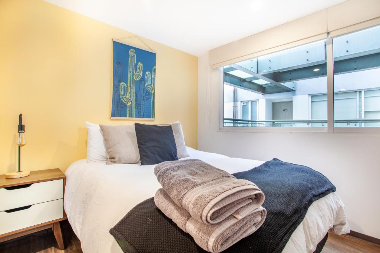 Moderno Mexicano 3br/2ba 200mbps Apartment *