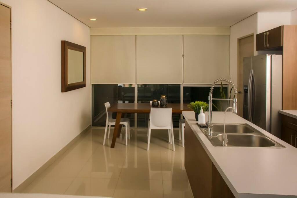 Spacious, Modern Luxury In Roma Norte Apartment