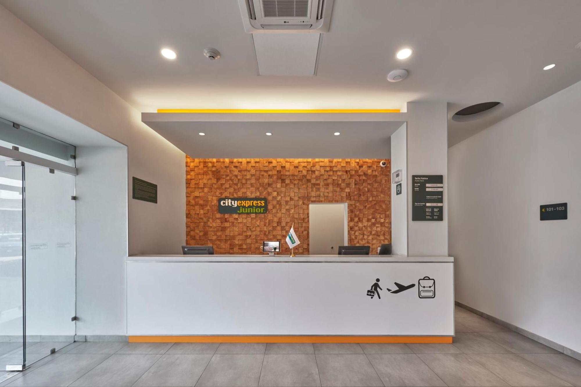 Express Junior By Marriott Ciudad De Sullivan