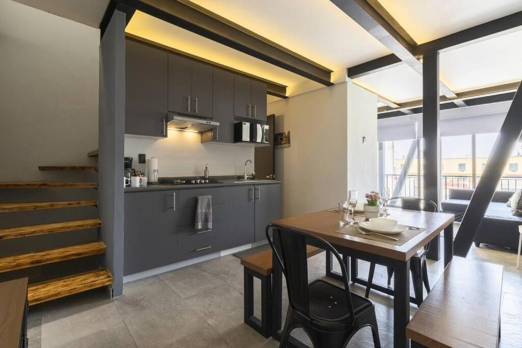 1ph Hidden Gem In Centro Fits 10 Private Terrace Holiday home *