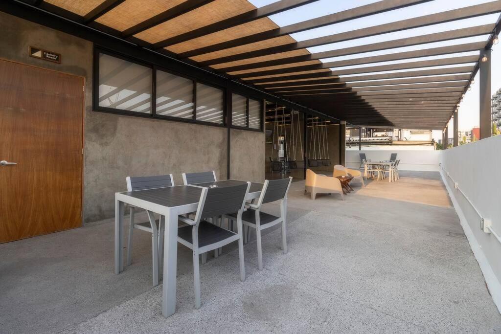Holiday home L301 1bdrm 1bath Fits 6 Ac Rooftop Views *