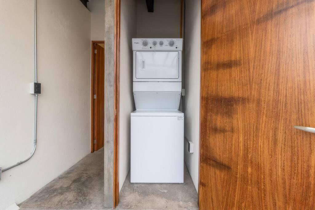 L301 1bdrm 1bath Fits 6 Ac Rooftop Views Holiday home *