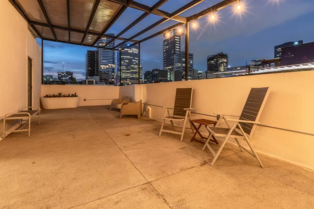 L301 1bdrm 1bath Fits 6 Ac Rooftop Views