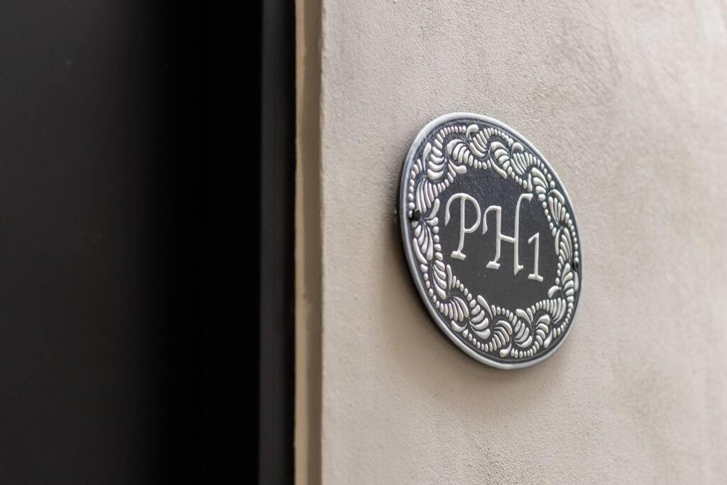 1ph Hidden Gem In Centro Fits 10 Private Terrace Holiday home