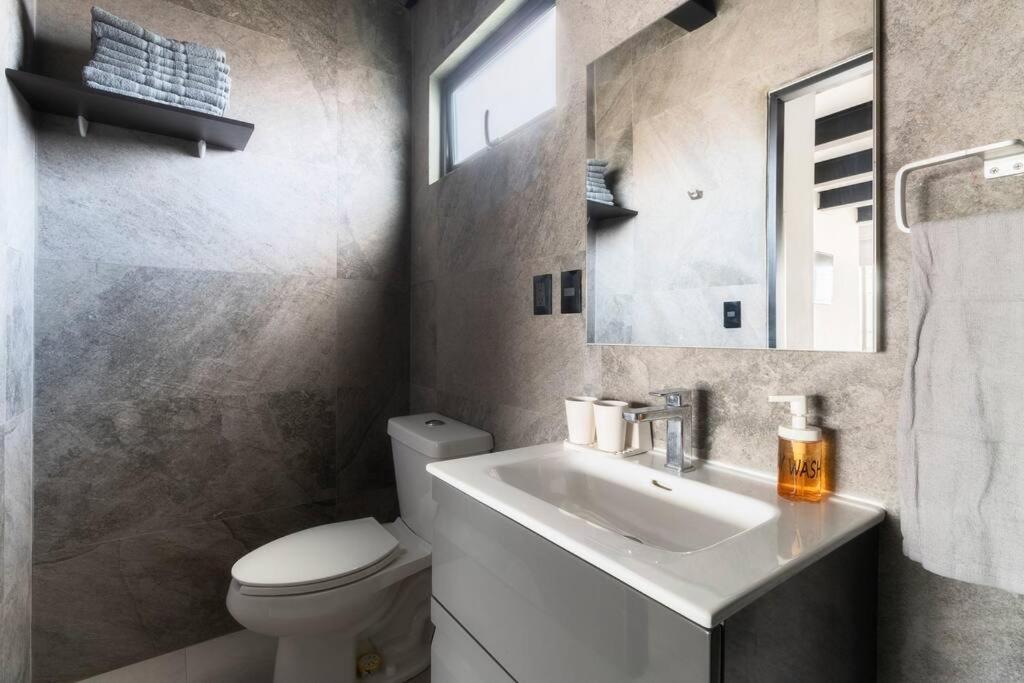 1ph Hidden Gem In Centro Fits 10 Private Terrace