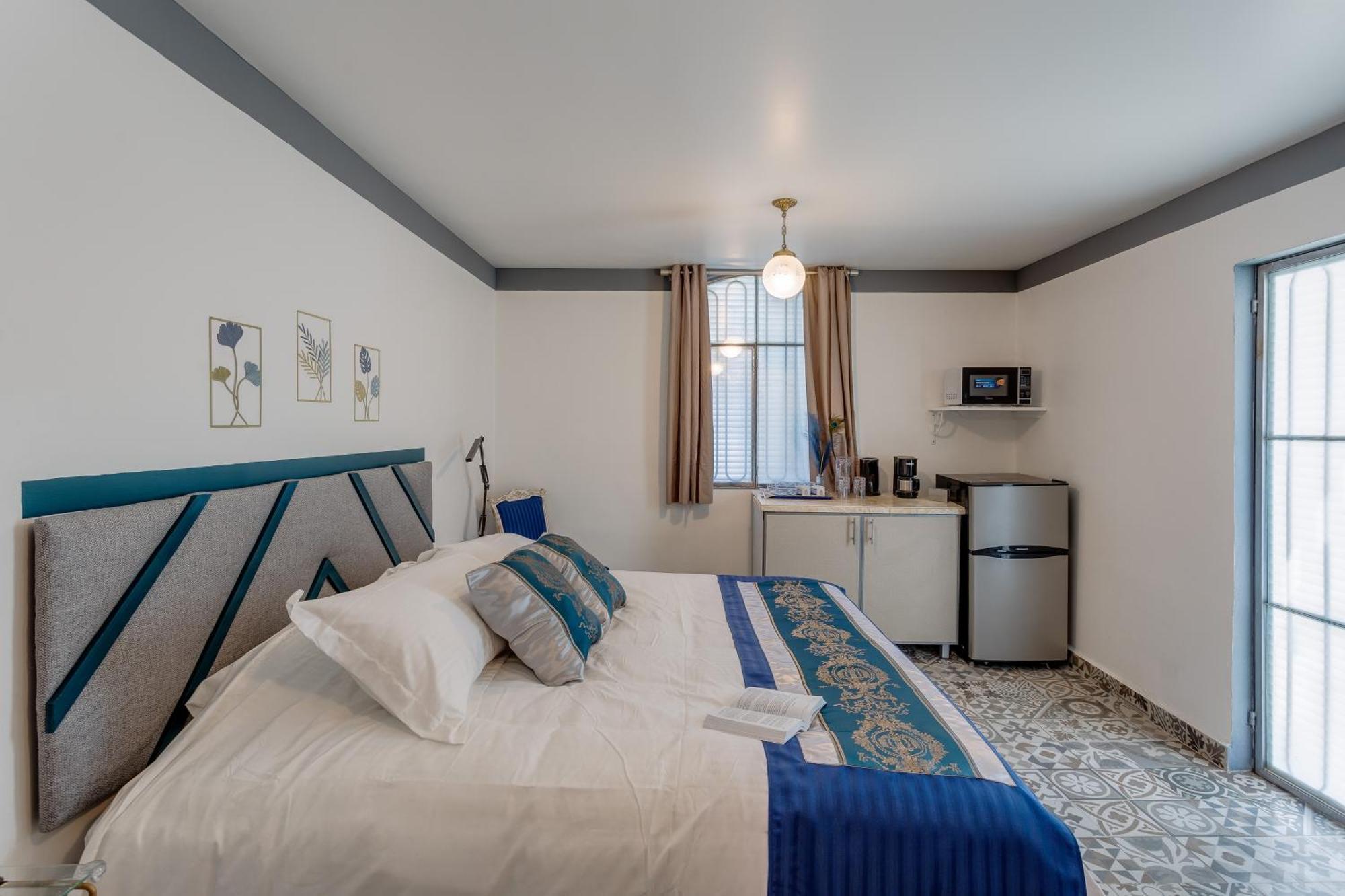 Casa Amatlan Ciento Dos Guest house Mexico City