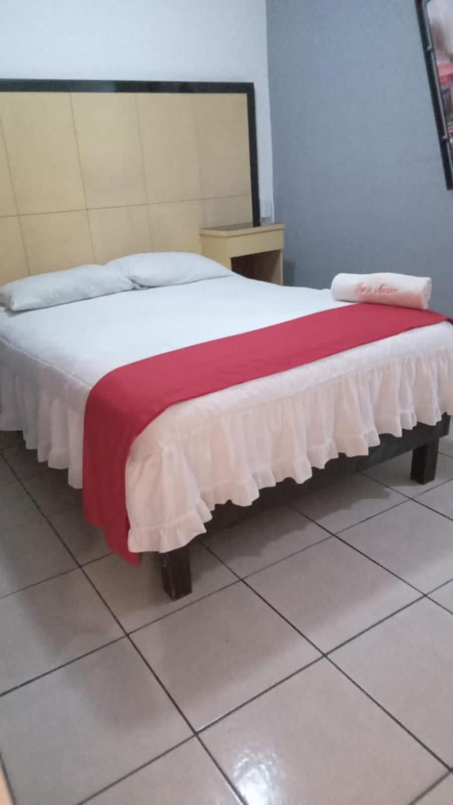 Puerto 2 Hotel