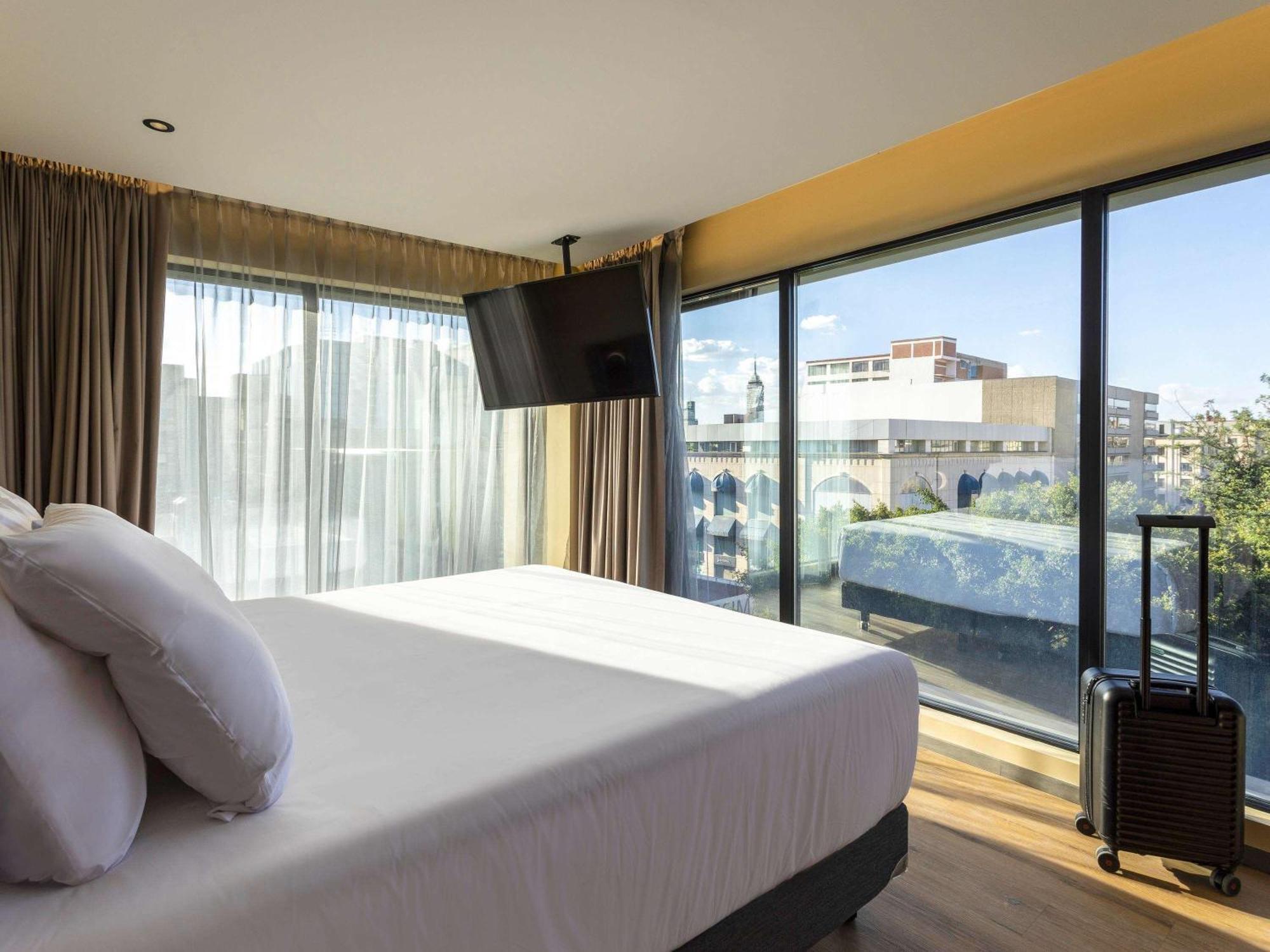 Novotel Centro Historico 4*