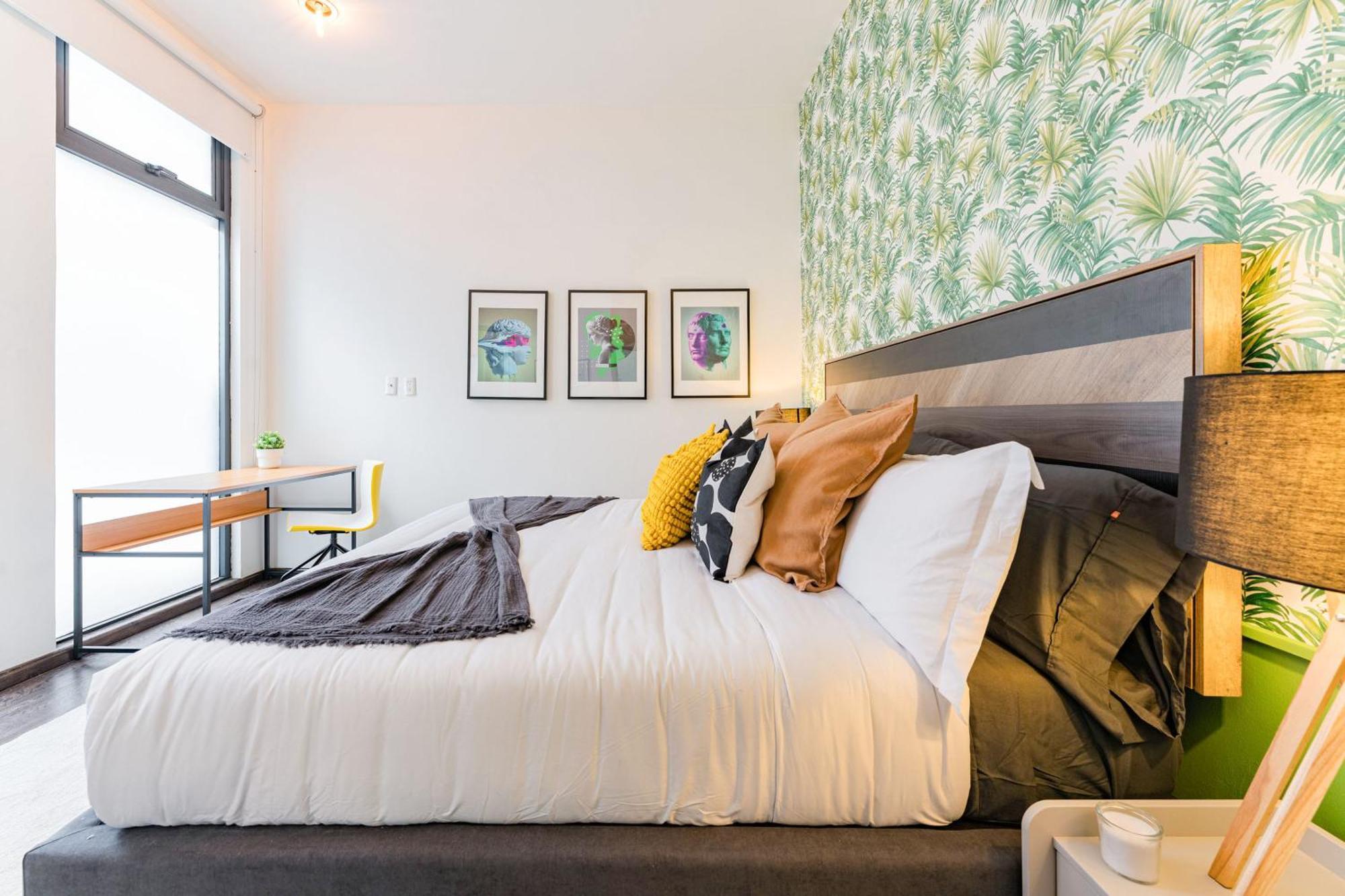 New Perfect Location 24 Security Free Parking Holiday home