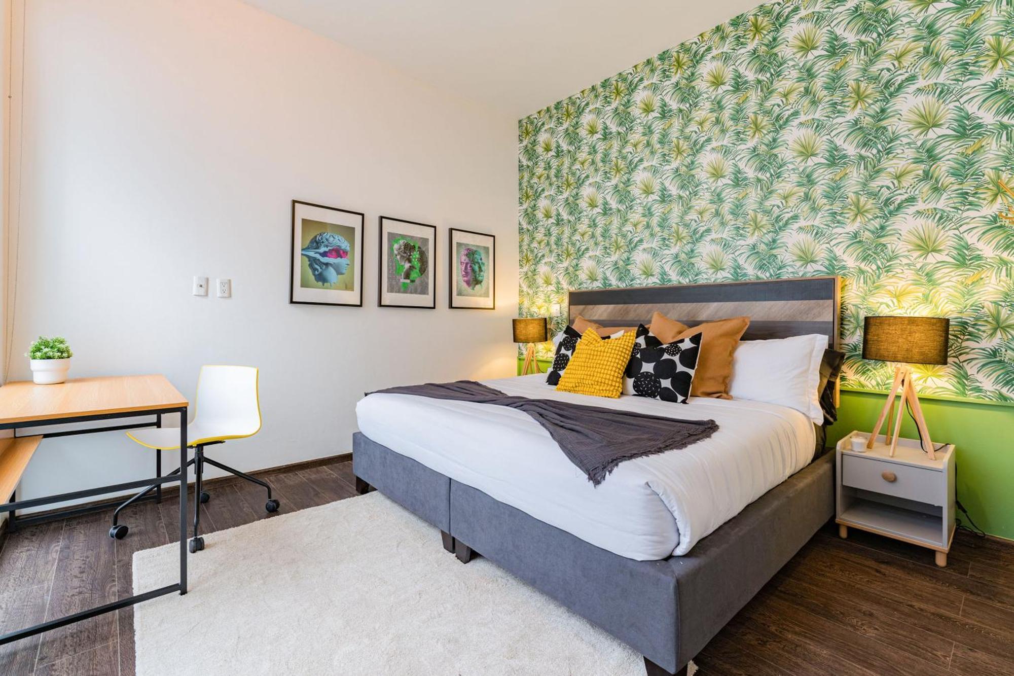 New Perfect Location 24 Security Free Parking *