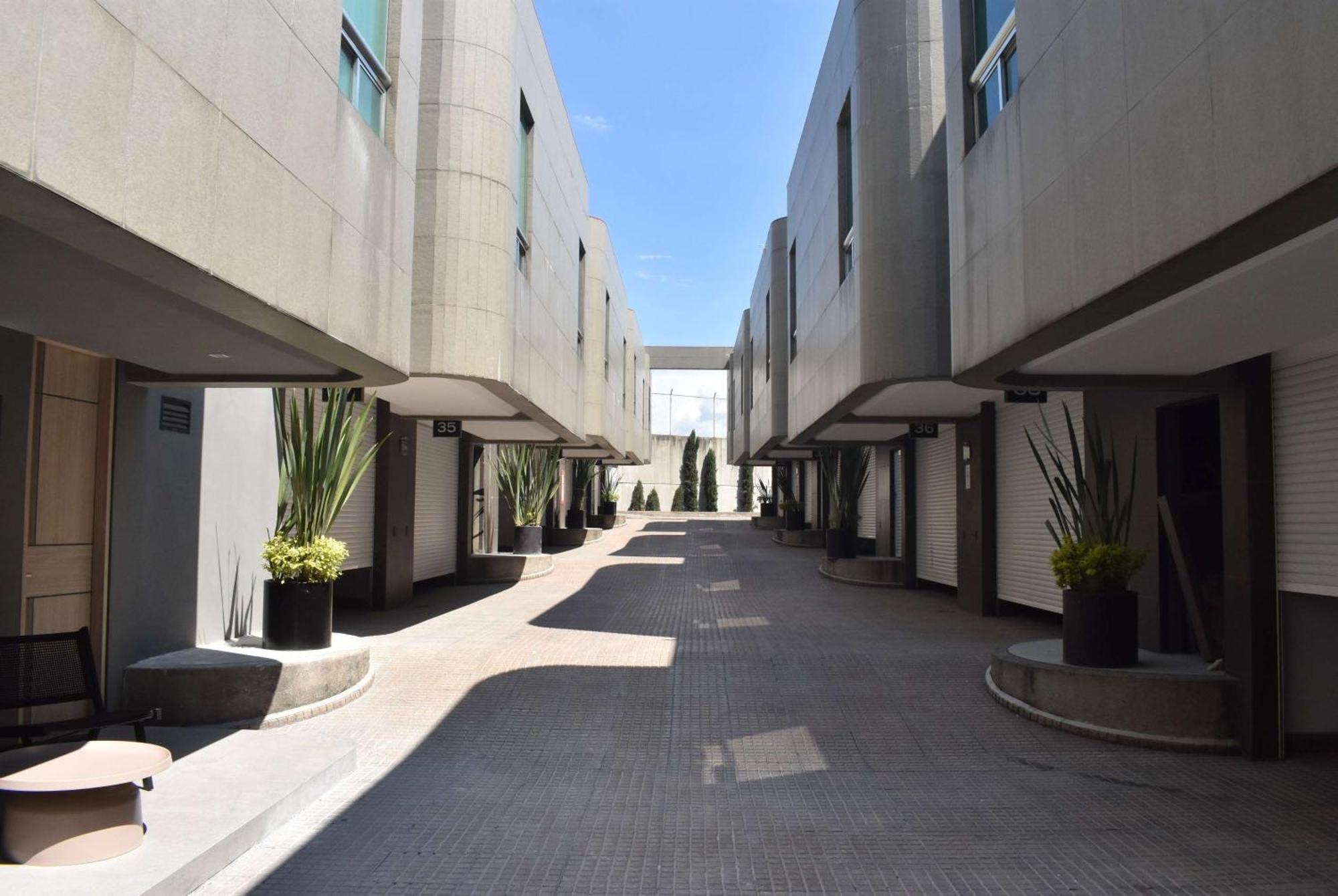 Ramada By Wyndham Santa Fe Hotel 4*