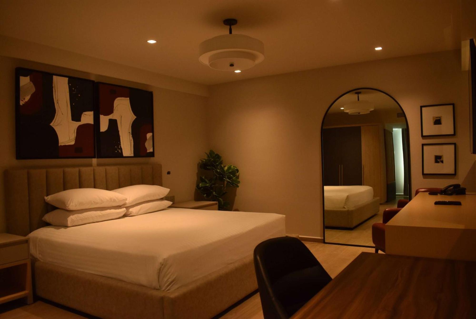 Ramada By Wyndham Santa Fe Hotel Mexico City