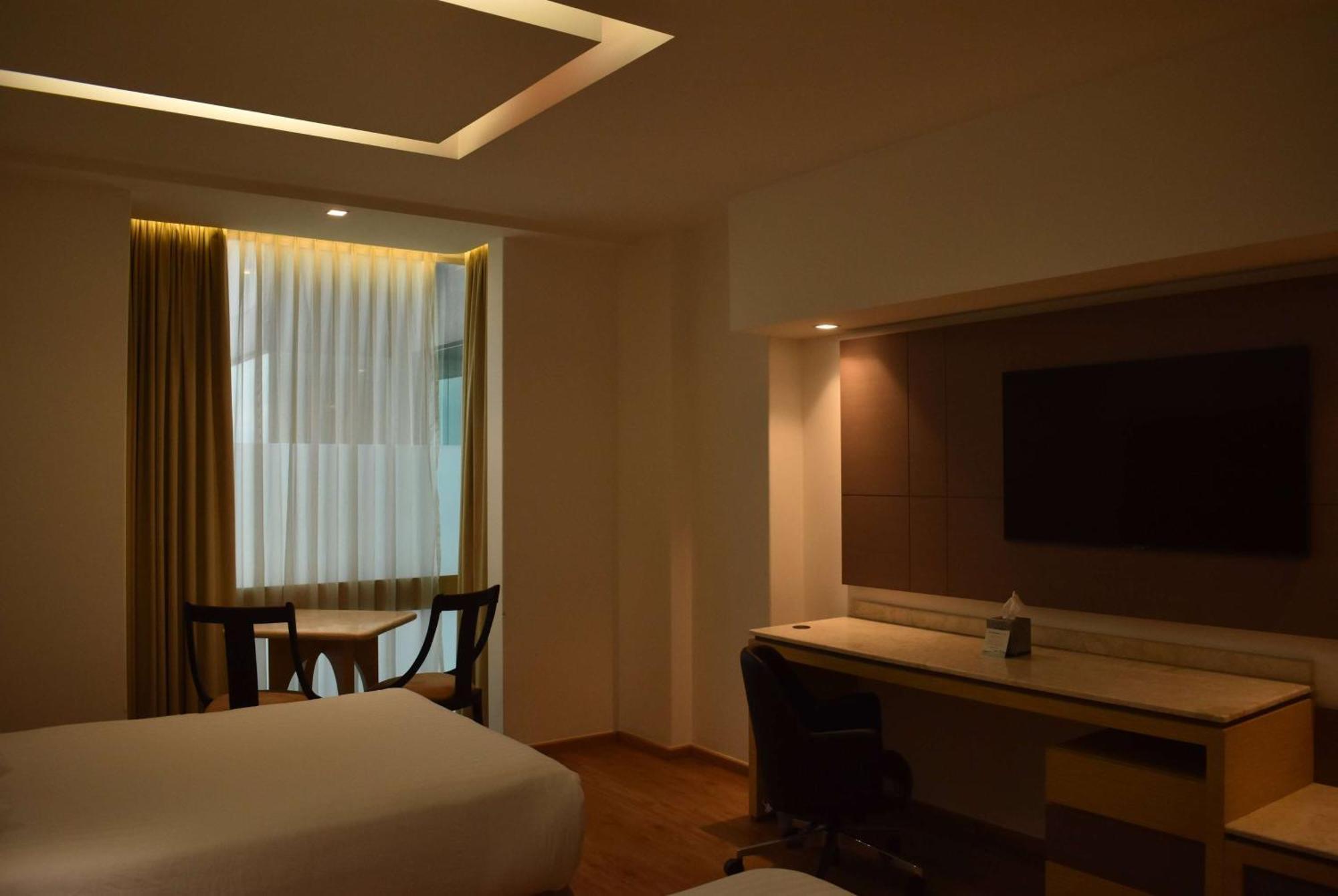 Ramada By Wyndham Santa Fe