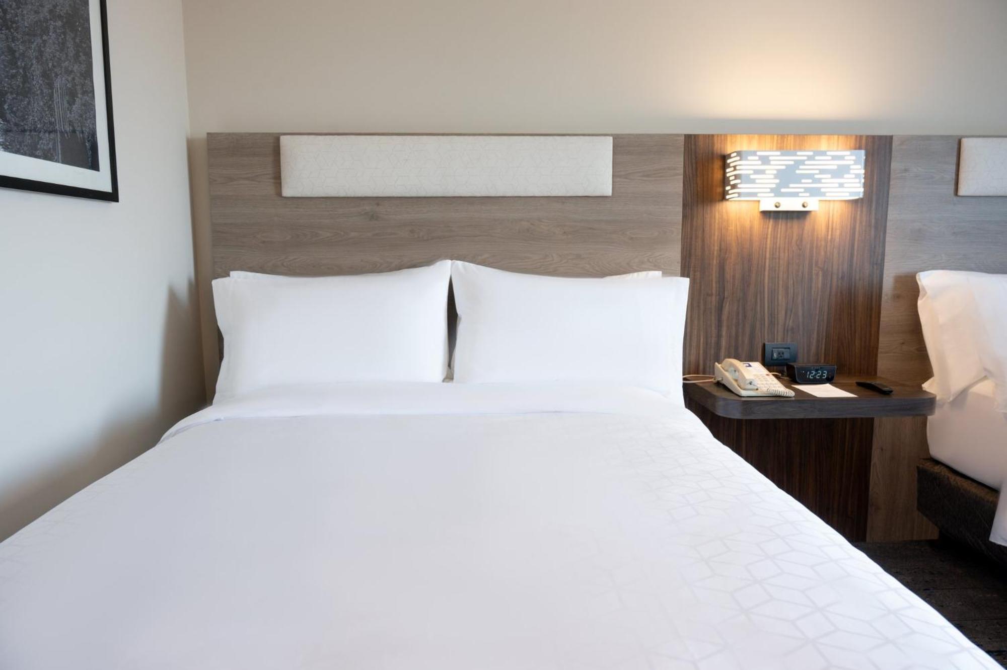 Express Satelite By Ihg Hotel 4*