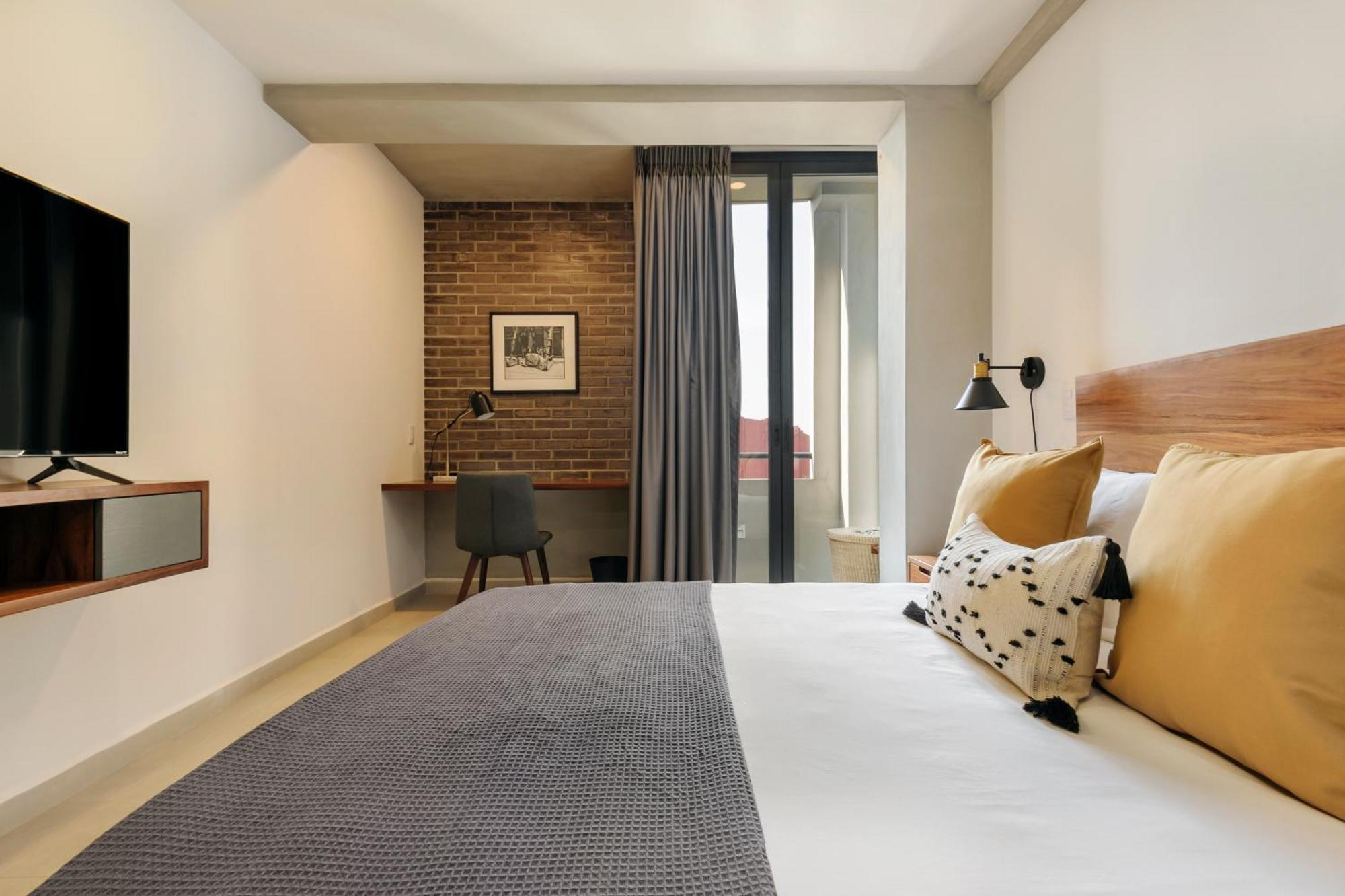 Alcazar Apartahotel *