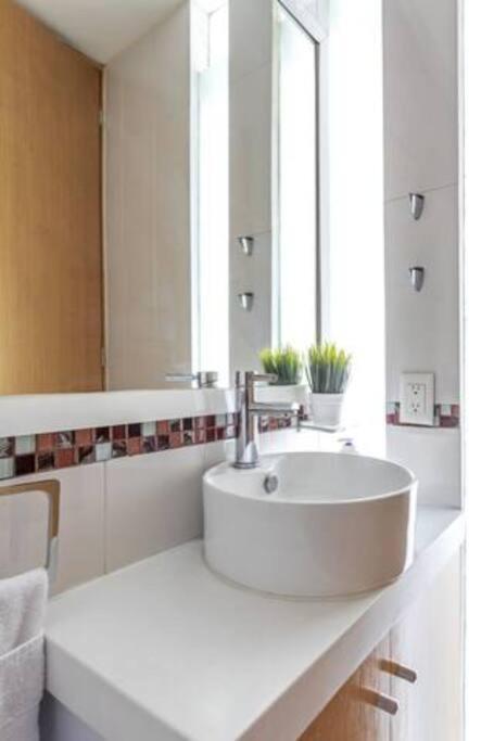 Cozy 2br 2-floor Wi-fi 500mbps Air-conditioning Pool Gym Condesa Apartment