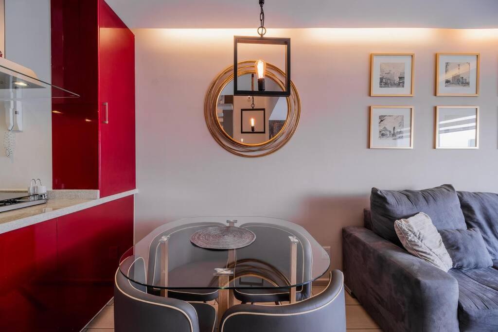 Cozy 2br 2-floor Wi-fi 500mbps Air-conditioning Pool Gym Condesa Apartment