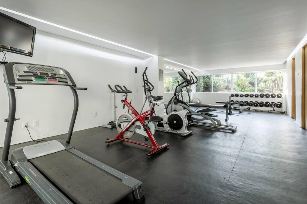 Cozy 2br 2-floor Wi-fi 500mbps Air-conditioning Pool Gym Condesa *