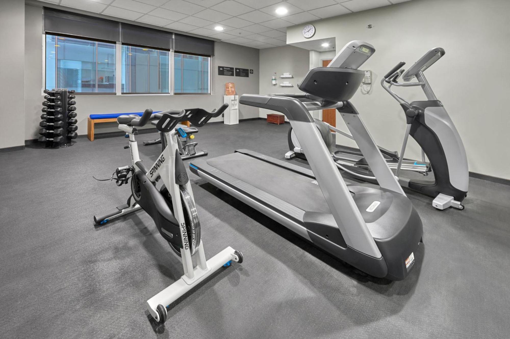 Hotel Express By Marriott Ciudad De Santa Fe 4*