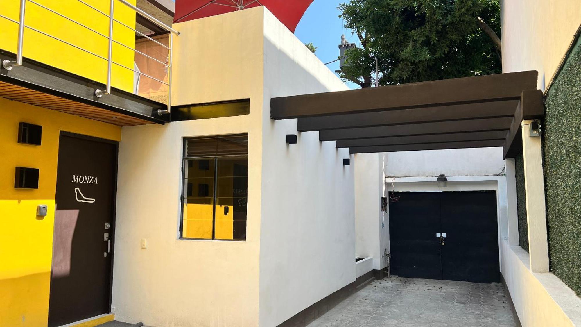 Imola - Exclusive In Guadalupe - Hivenb Apartment