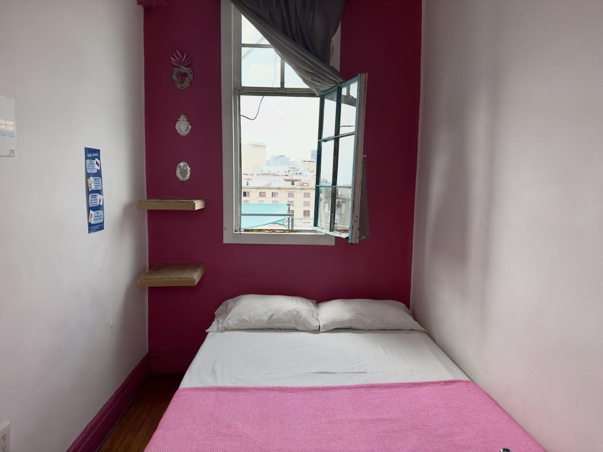 Massiosare El Hostel