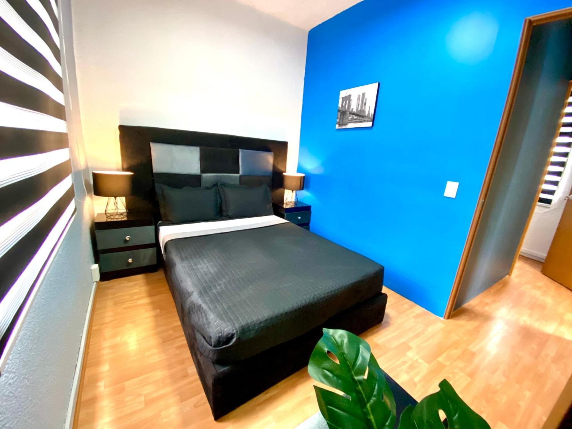Guest house Roomies - World Trade Center Mexico City
