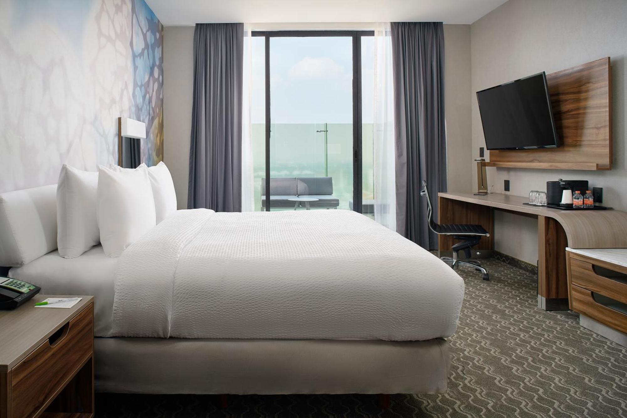 Courtyard By Marriott Toreo Hotel 4*