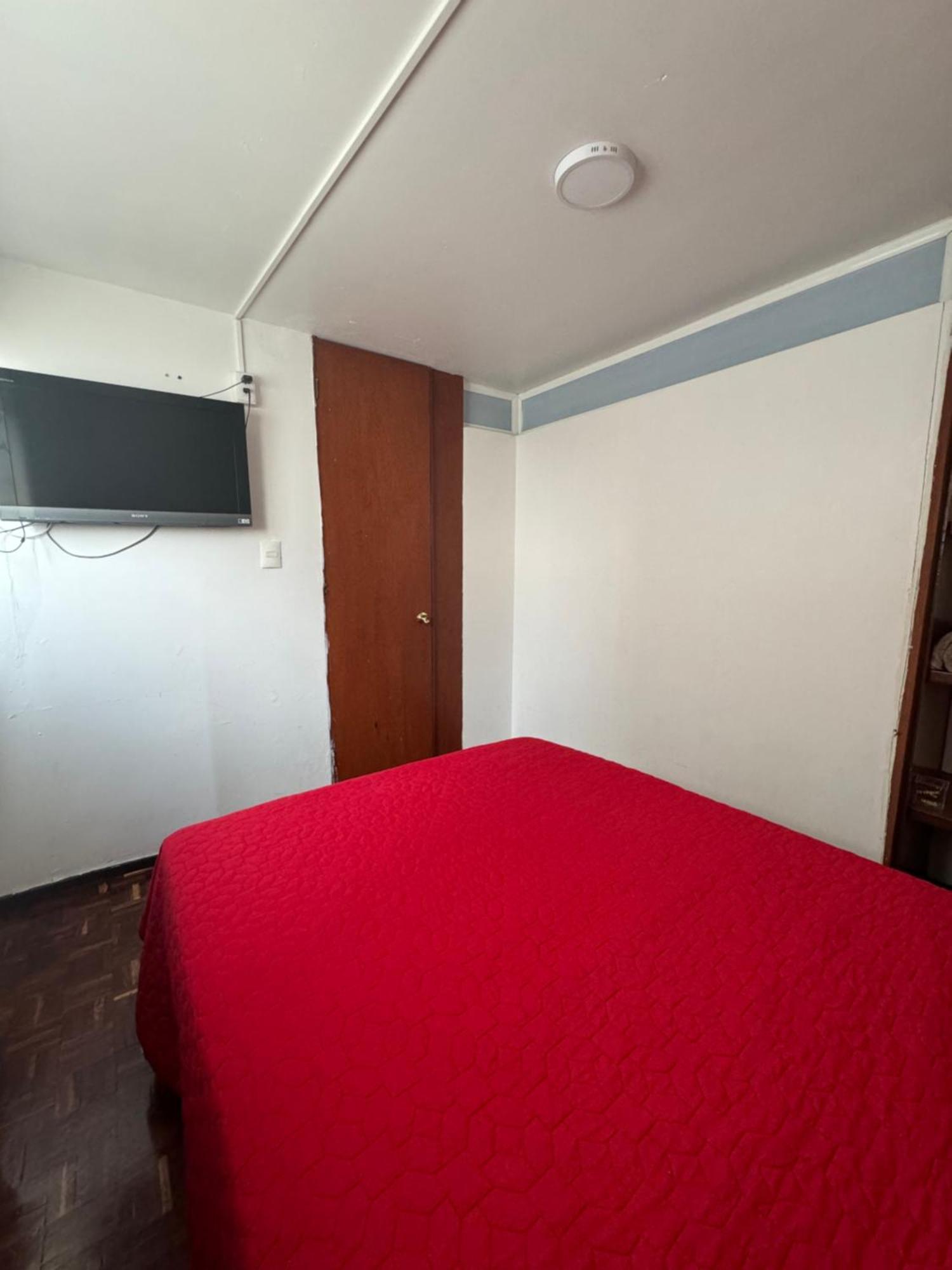 Economica Y Pequena Con Bano Privado Cerca Del Centro Historico Campsite *