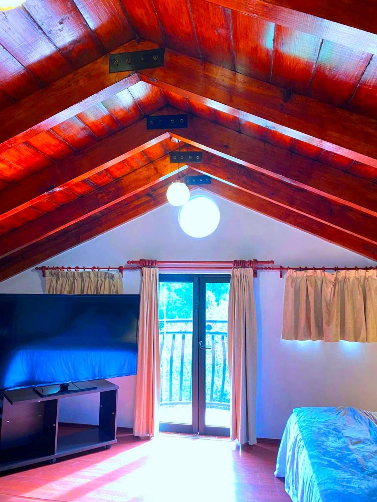 Tipo Cabana, Rodeado De Bosque Camping