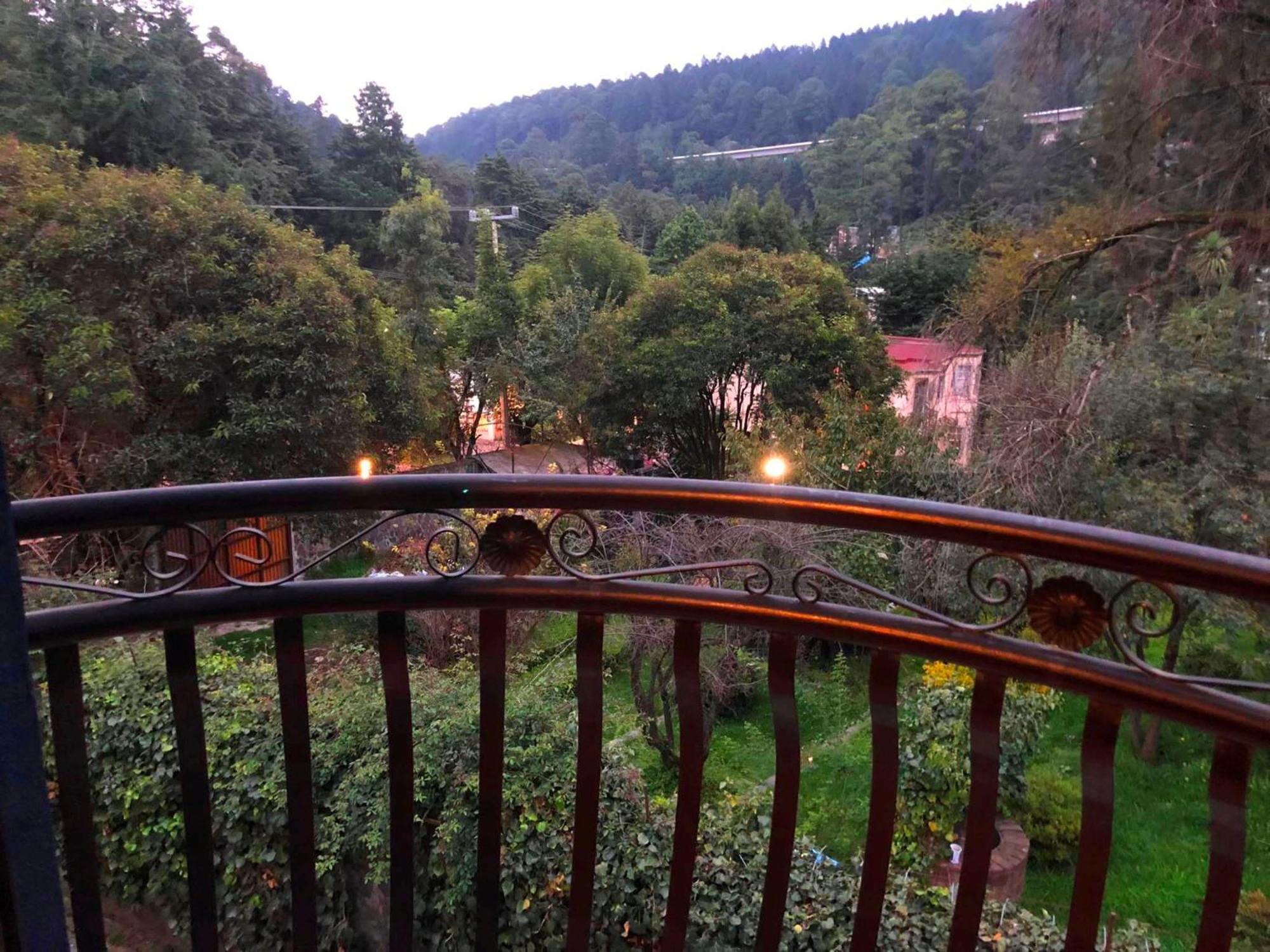 Tipo Cabana, Rodeado De Bosque *