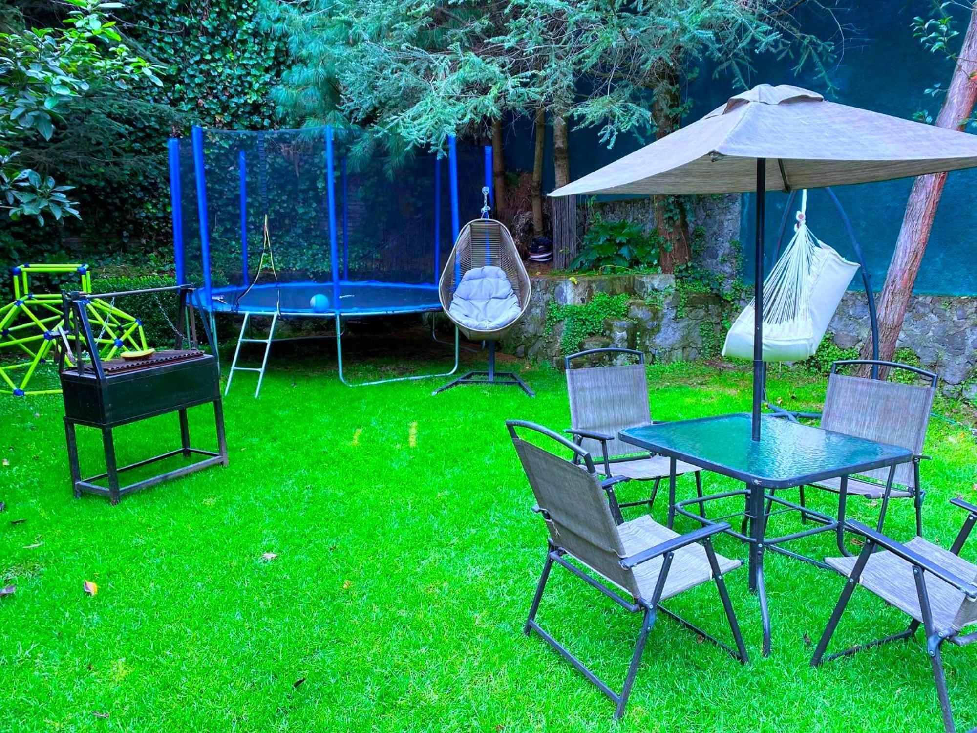 Camping Tipo Cabana, Rodeado De Bosque