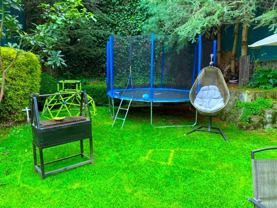 Camping Tipo Cabana, Rodeado De Bosque