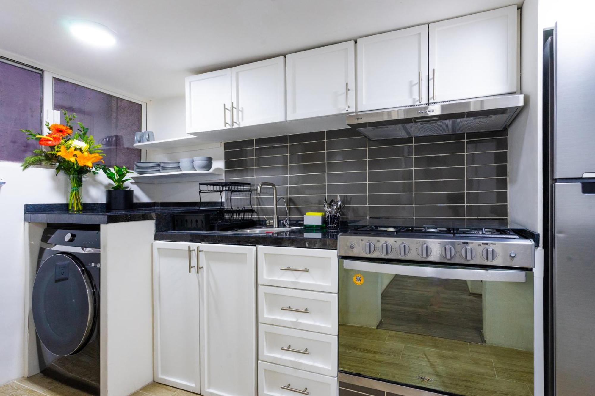 Private #2 In A 4 Bedroom In Roma Norte, *