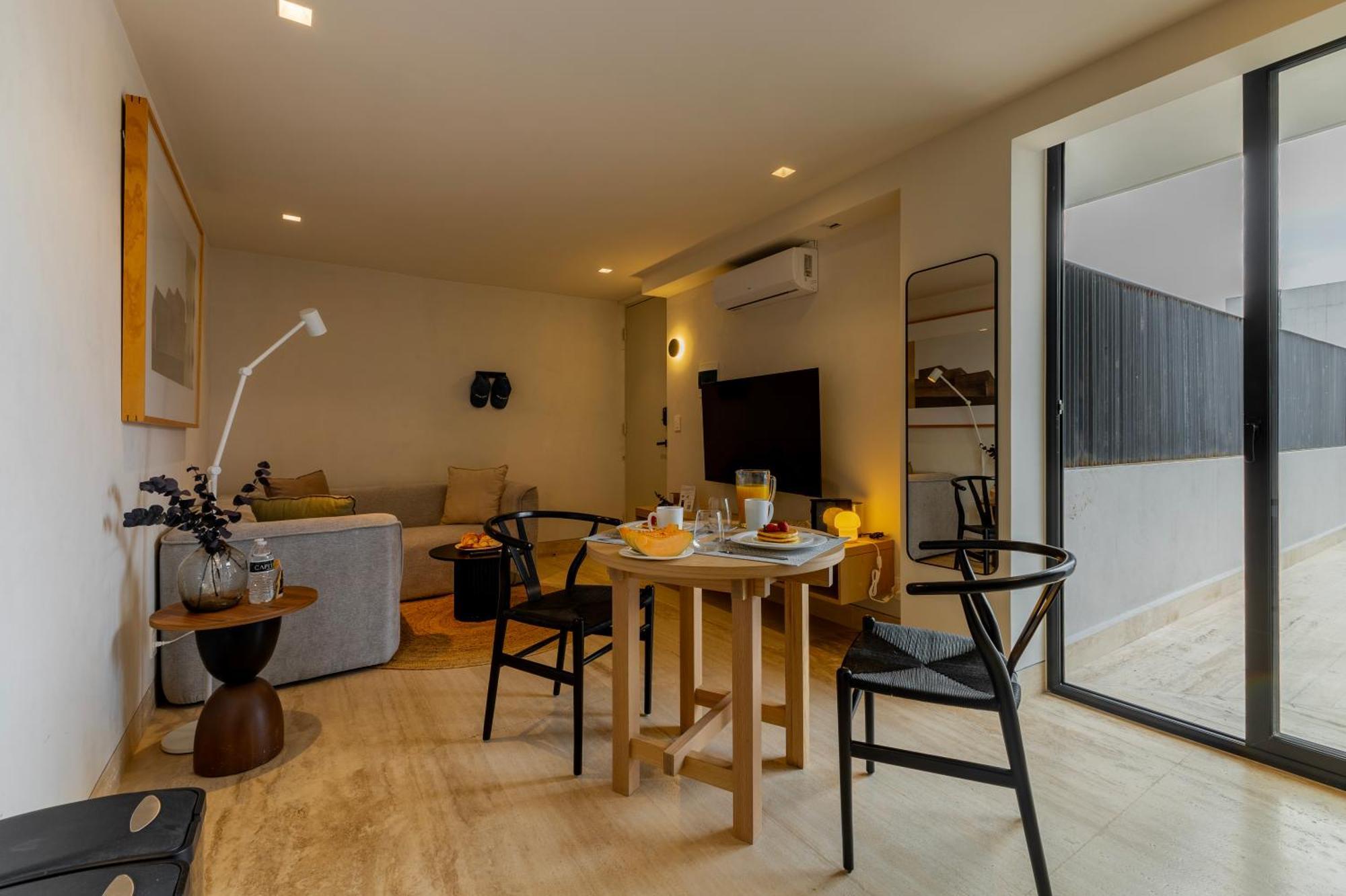 Luxury Calderon Apartment