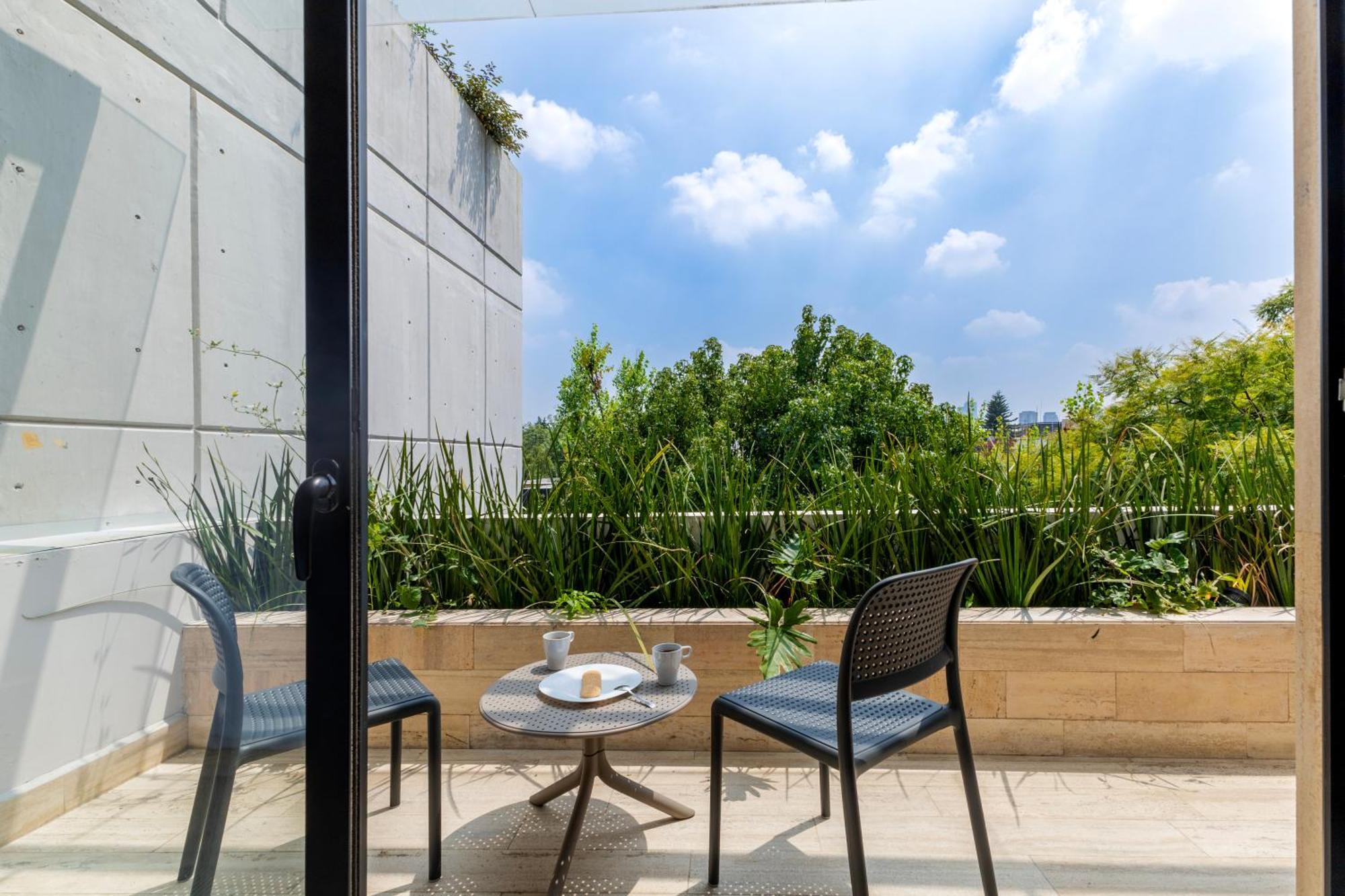 Luxury Calderon Apartment
