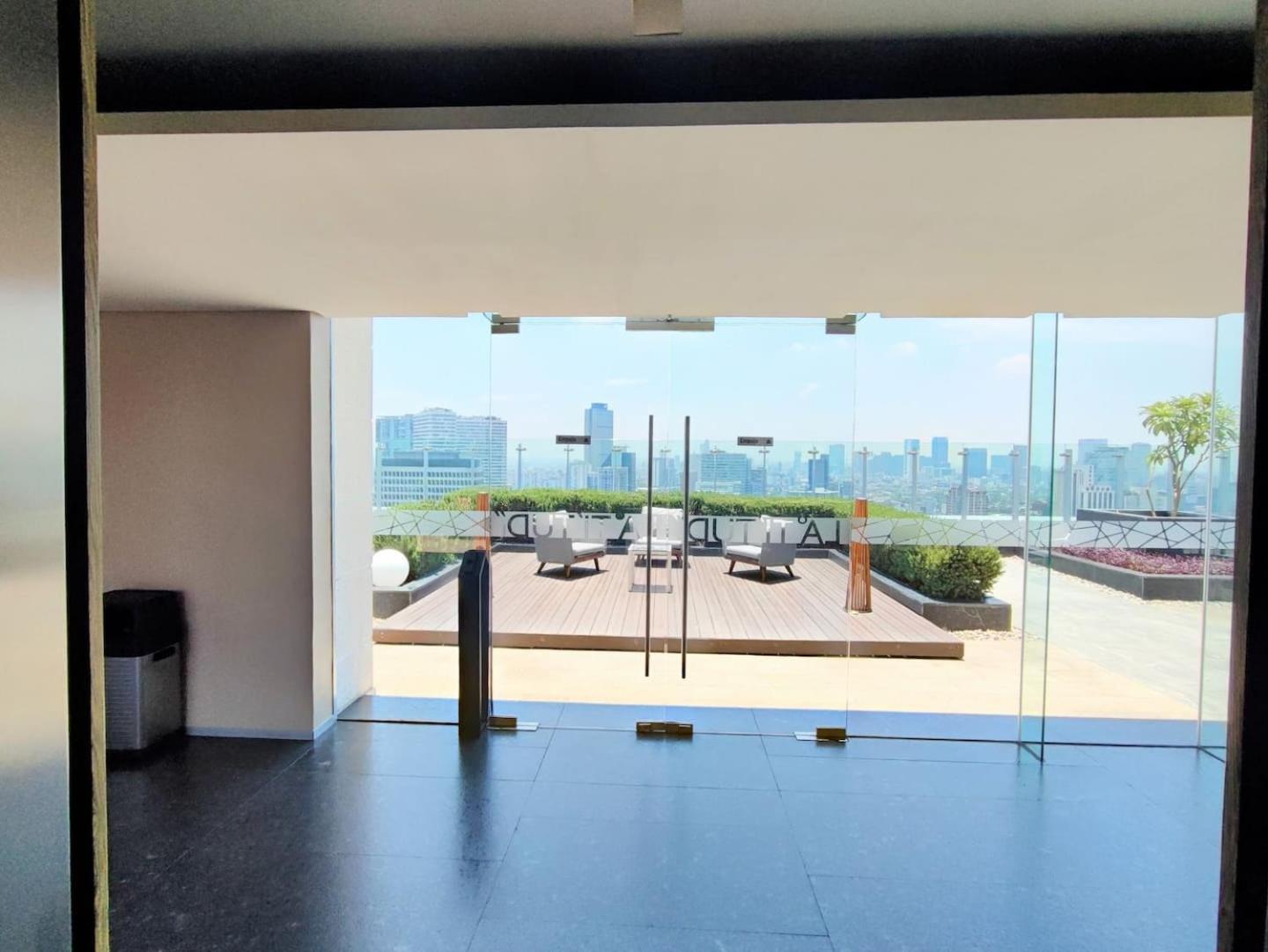 Apartment Luxurious High-rise Hs Wifi, Amazing Views *