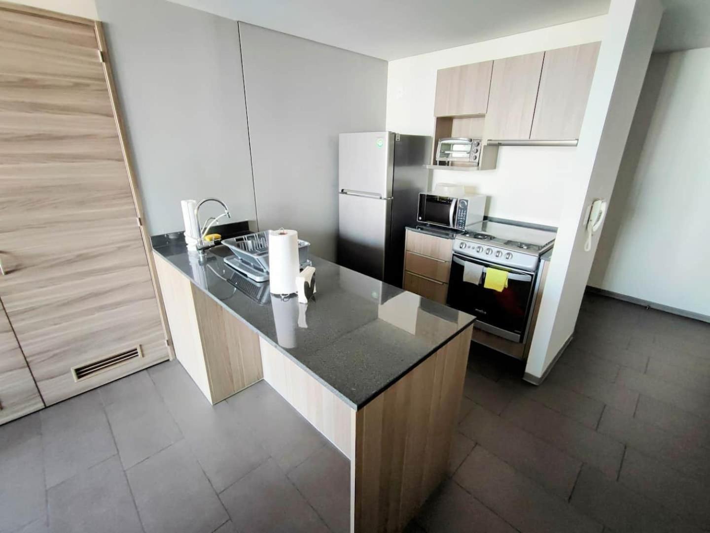 Apartment Luxurious High-rise Hs Wifi, Amazing Views *