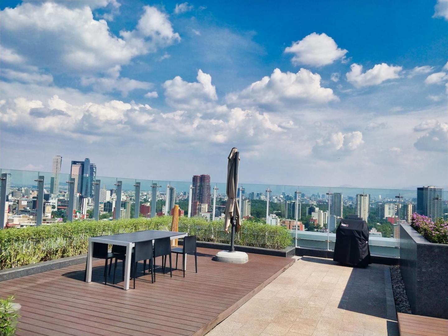 Luxurious High-rise Hs Wifi, Amazing Views *